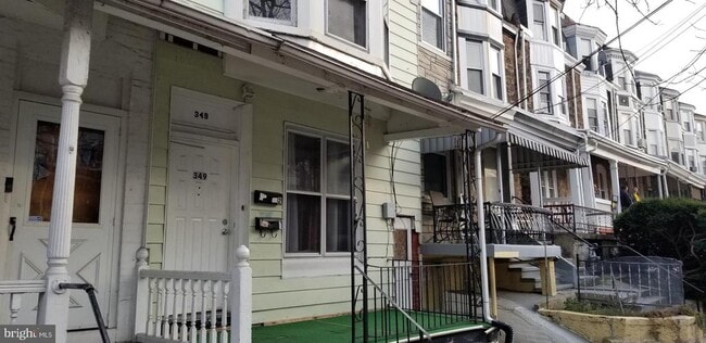 Building Photo - 349 N 2nd St