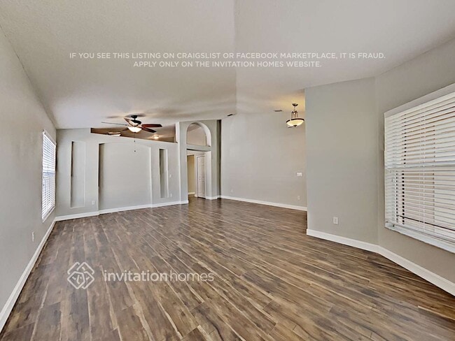 Photo - 1882 Sun Gazer Dr