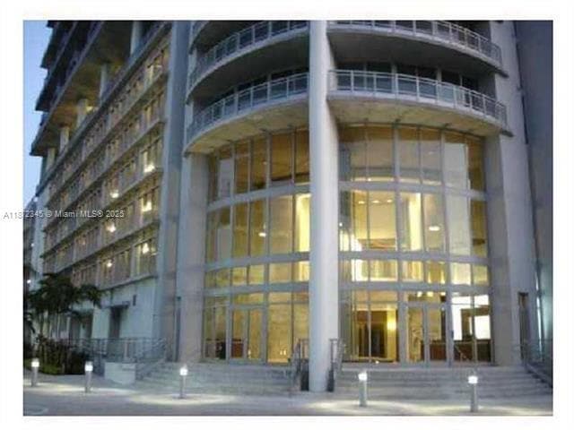 Building Photo - 690 SW 1st Ct Unit 2126