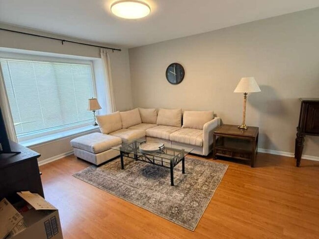 Photo - 2338 Woodview Ln