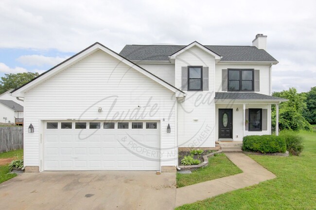 Building Photo - Three Bedroom On One Acre Lot in Clarksvil... Rental