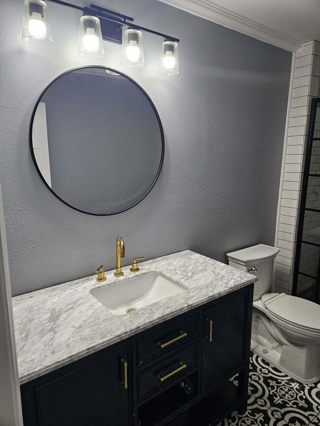 Photo - 5900 Chatham Dr