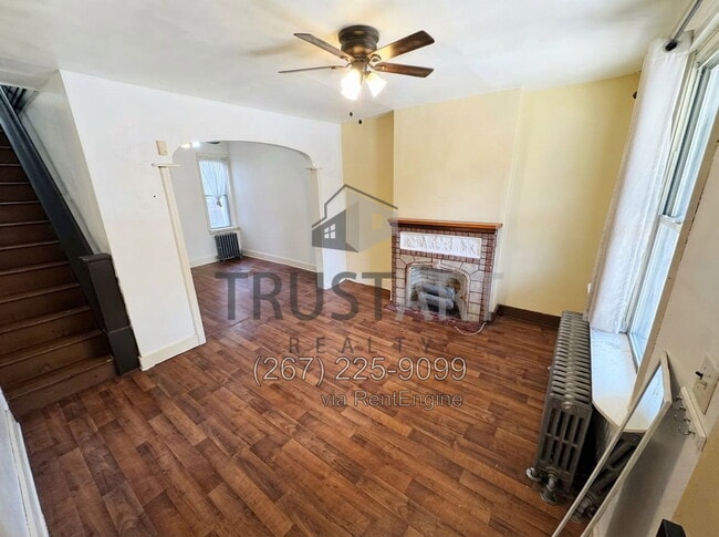 Photo - 4747 N Mascher St