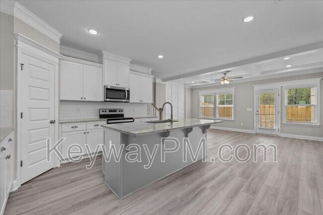 Photo - 202 Linsmore Ave