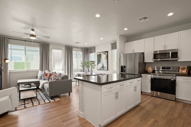 Photo - Moderne at Roosevelt