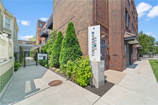 Building Photo - 2048 Fulton Rd Unit 207 Rental