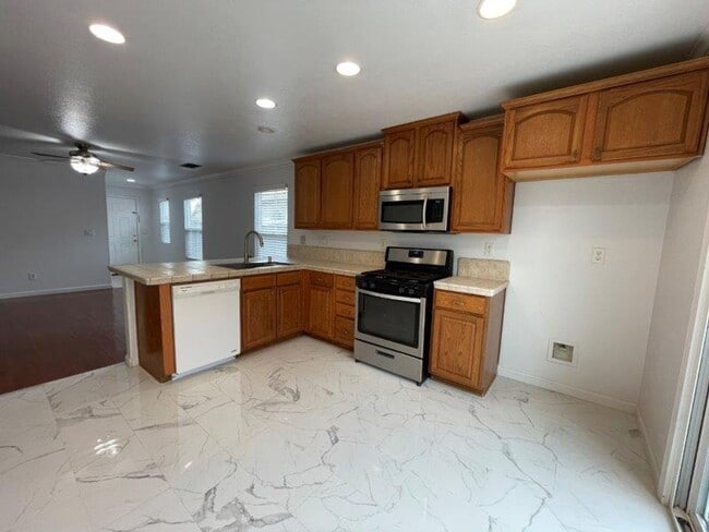 Photo - 2 Bed 1 Bath Elk Grove Home