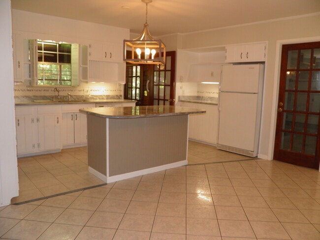 Photo - 212 Priscilla Dr