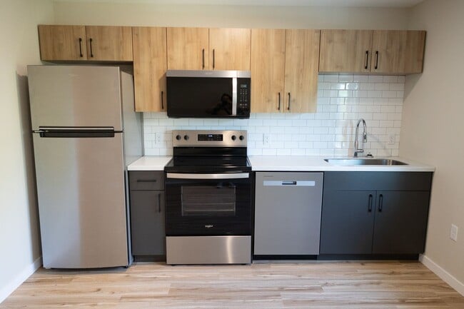 Photo - Riverview Apartments