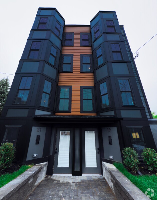 Building Photo - 21 High St Unit 2 Rental