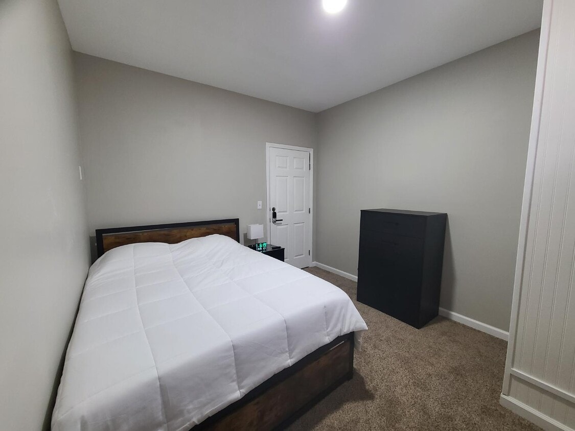 Photo - 106 Cartee Avenue - Room I (Greenville SC)