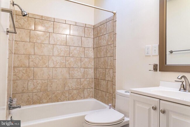 Photo - 23 N Potomac St