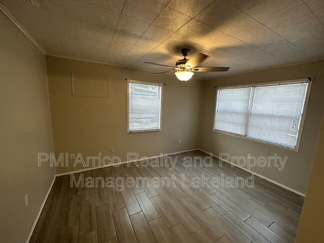 Photo - 651 Duncan Cir W