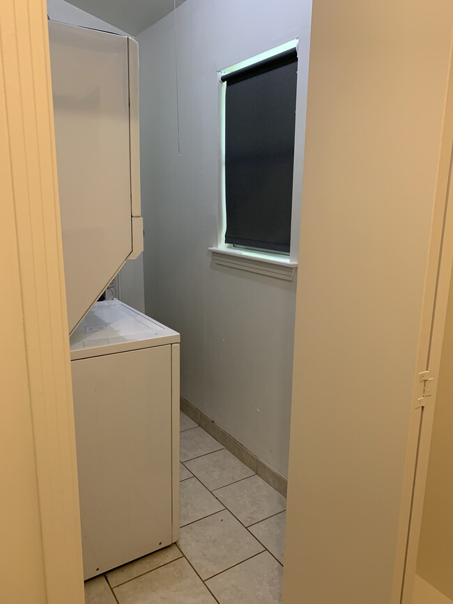 Laundry - 515 Pecan Grove Rd