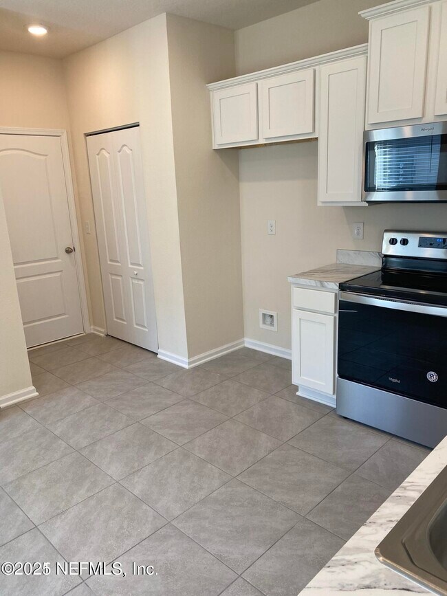 Photo - 7652 Legacy Trl