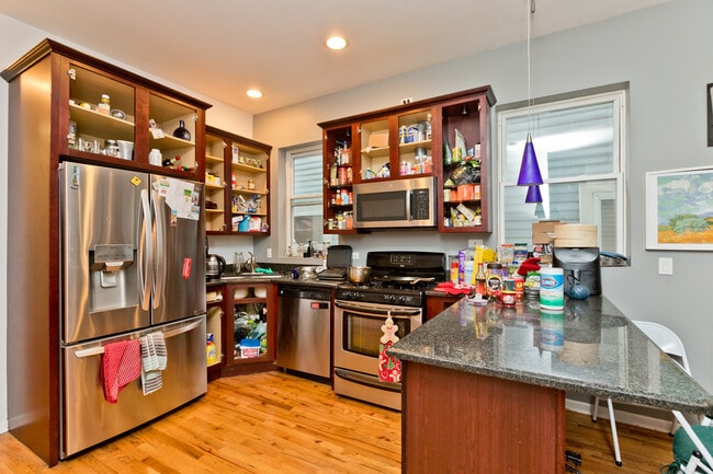 Photo - 2439 W Homer St Unit 1