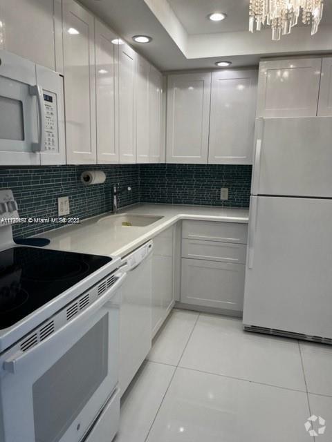 Building Photo - 20379 W Country Club Dr Unit 2234 Rental