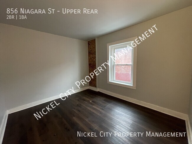 Photo - 856 Niagara St Unidad Upper Rear