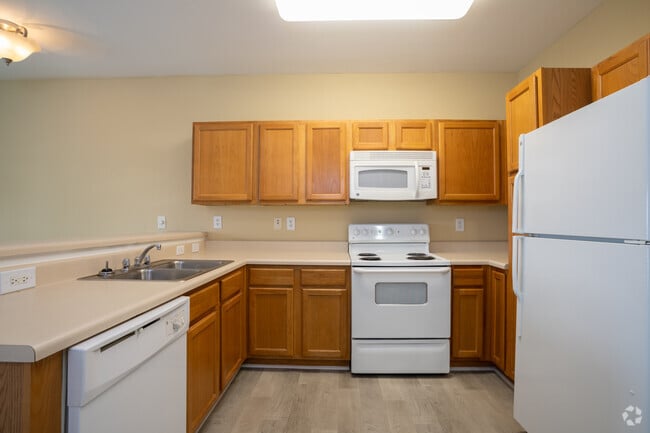 Tyler 1BR, 1BA - 764SF - Kitchen