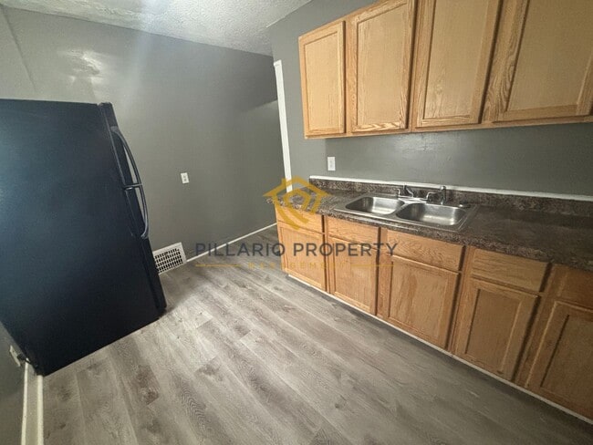 Photo - 706-708 North Bosart Avenue Unidad 706 North Bosart Avenue