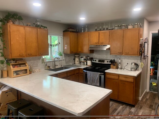 Photo - 2249 Kingston Rd