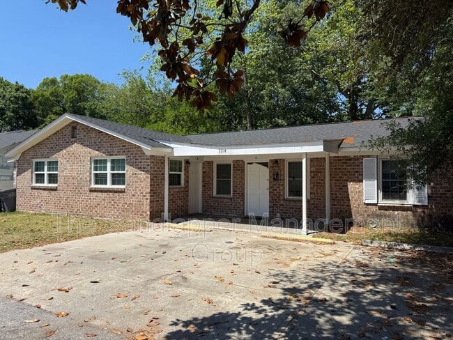 Building Photo - 2214 Van Buren Ave Unit B