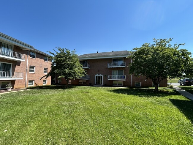 Photo - 103 N Edgewood Dr Unit Apt 8