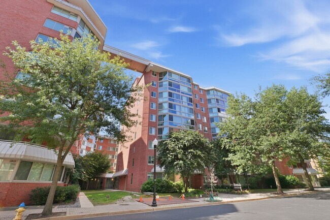1024 N Utah St