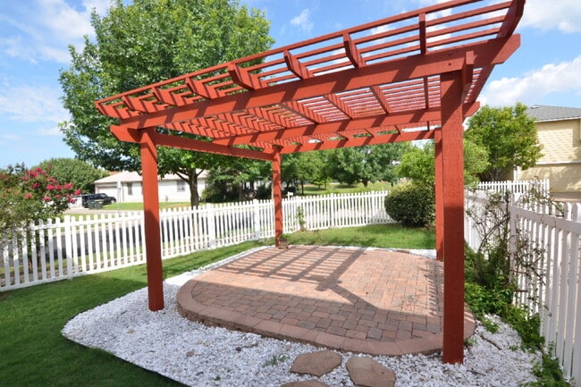 Photo - Beautiful Corner Lot Home in Plum Creek