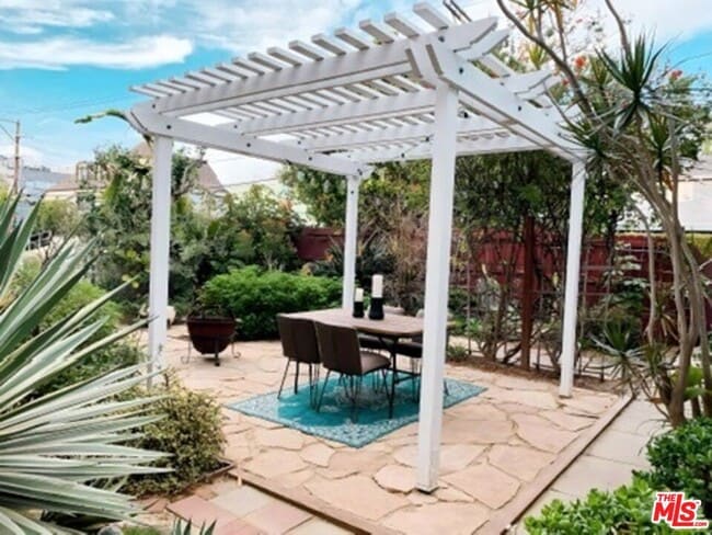 Building Photo - 2303 Dell Ave