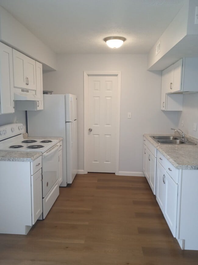 Photo - 2821 Oxford Ln Unit 1