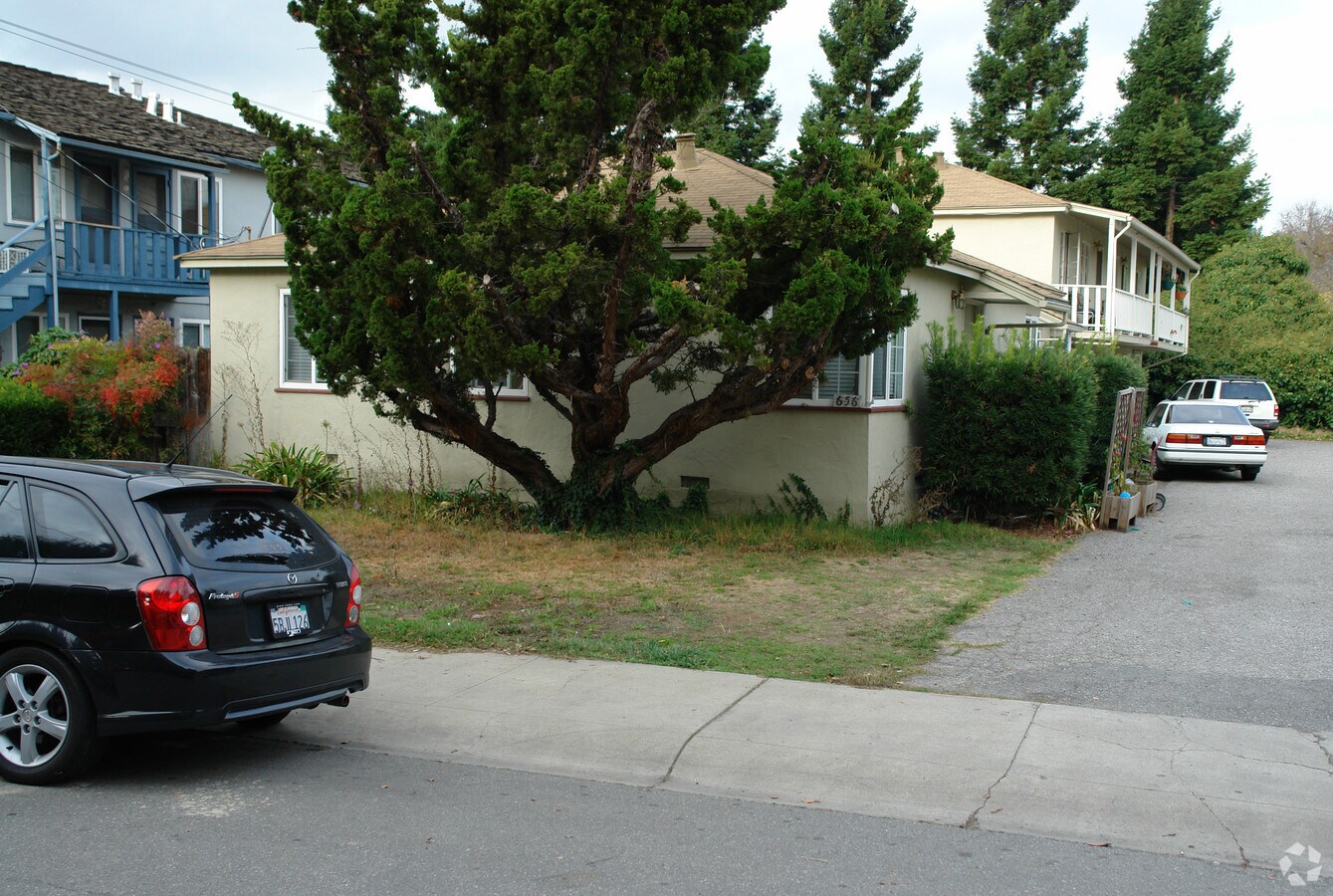 656 Victor Way - 656 Victor Way