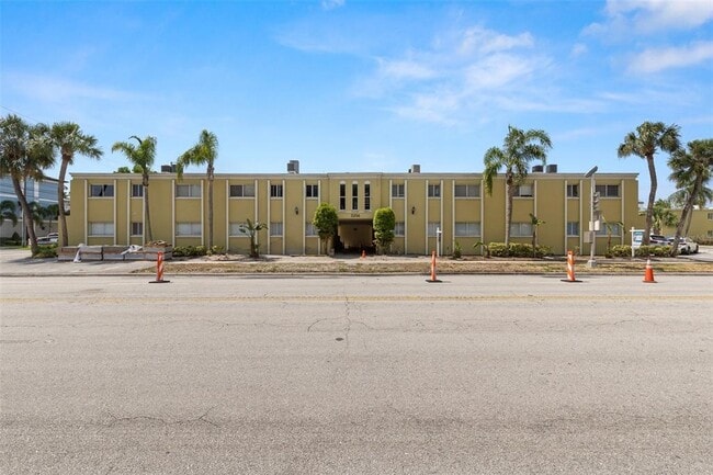 Building Photo - 3206 W Azeele St Rental