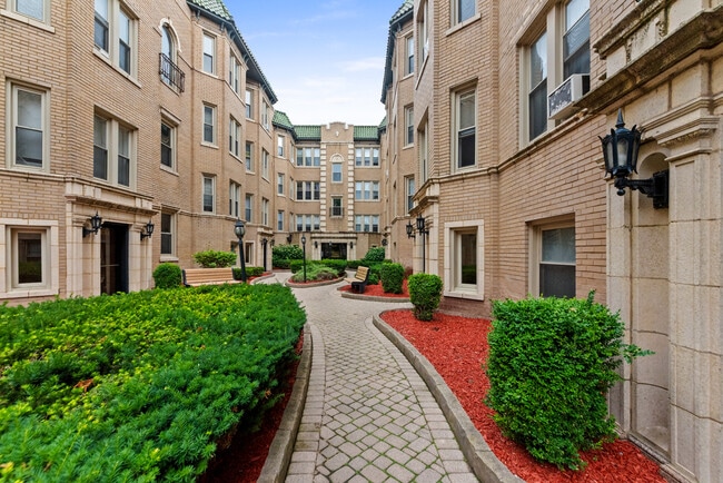 Photo - 4225 N Paulina St Unit 4227-E1