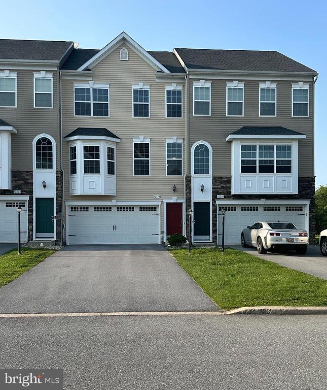 Photo - 10373 Lantern Ln Townhome