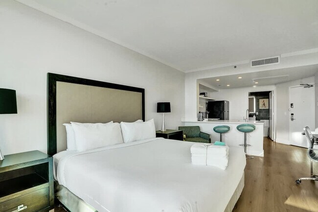 Photo - 2889 McFarlane Rd Unit SI ID1503982P