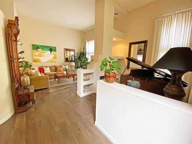 Photo - 478 Mill River Ln