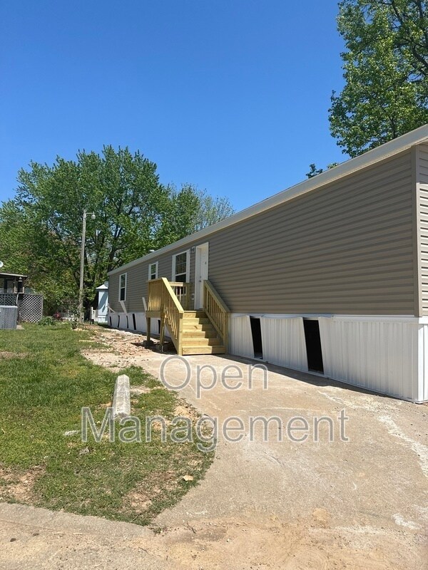 Photo - 16 English Village Park