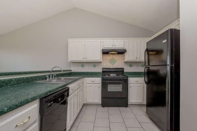 Photo - 810 Lakemont Dr