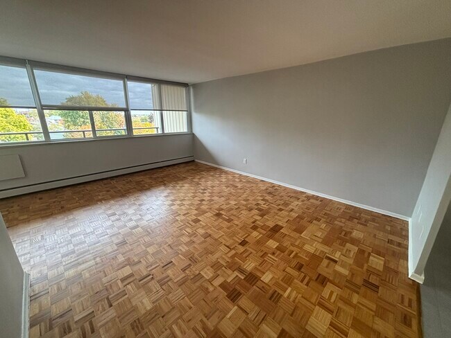 Photo - 1061 Queen's Blvd Unit 502