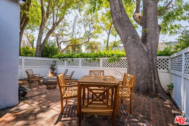 Photo - 416 1/2 Norwich Dr