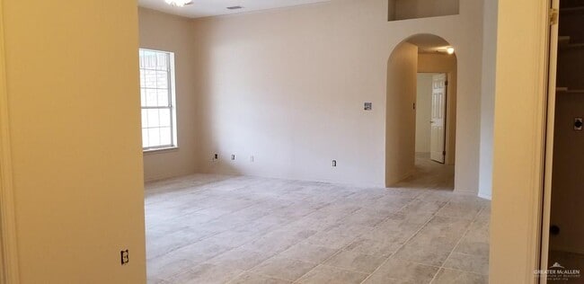 17 Crown Pointe Blvd