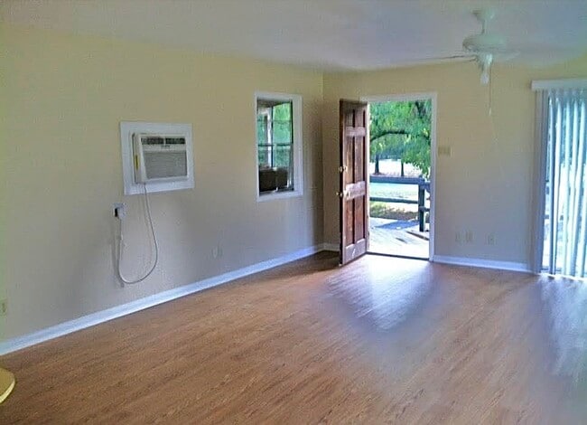 Building Photo - 40 County Rd 2213 Rental