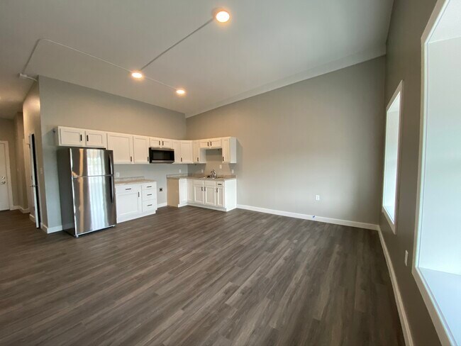 Photo - Tudor Apartments