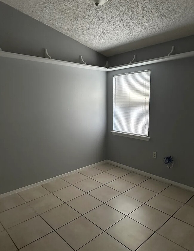 Photo - 30030 Cove Ct E