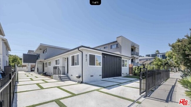 Building Photo - 817 N Kingsley Dr Rental
