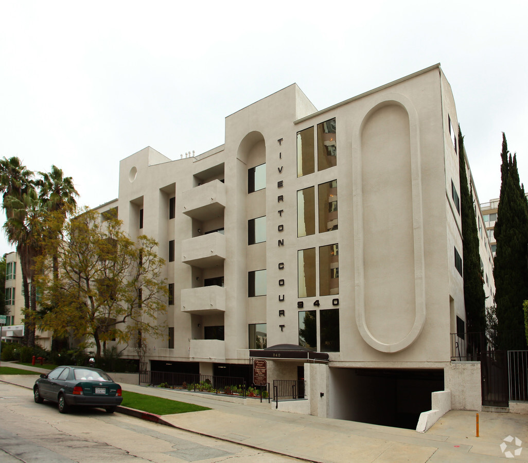 Tiverton Court - Tiverton Court Apartments