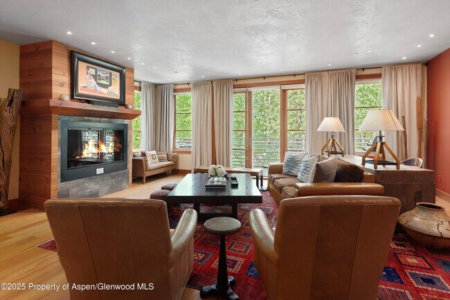 Photo - 714 S Galena St