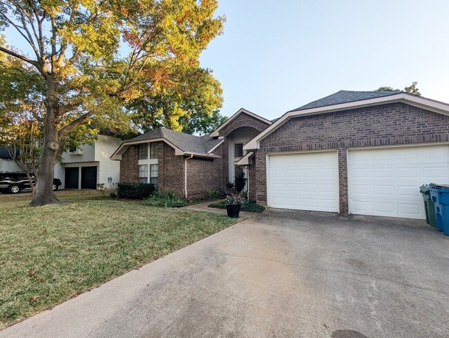 Photo - “Beautiful 3-Bedroom, 2-Bath Gem with a Chef’s Kitchen and a Roomy Backyard Oasis!”
