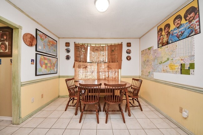 Building Photo - 17018 Water Oak Dr